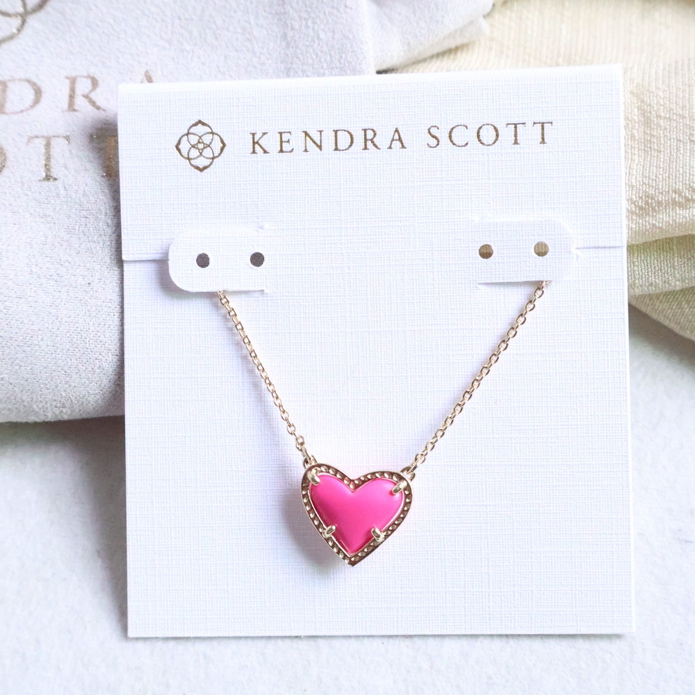 [Kendra Scott] Ari Heart Gold Neon Pink Necklace